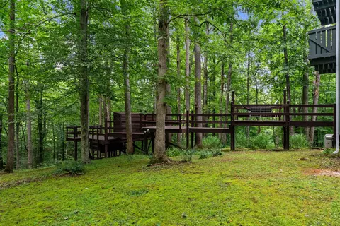 Exterior - 9914 Crest Ct, Marshall, VA 20115 photo 14 of 33