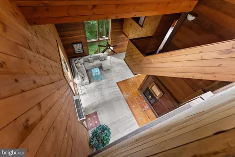 Entry Way - 9914 Crest Ct, Marshall, VA 20115 photo 17 of 18