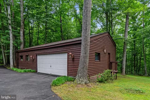 Exterior - 9914 Crest Ct, Marshall, VA 20115 photo 32 of 33