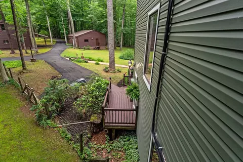 Exterior - 9914 Crest Ct, Marshall, VA 20115 photo 9 of 33