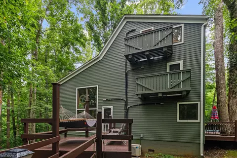 Exterior - 9914 Crest Ct, Marshall, VA 20115 photo 8 of 33