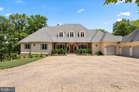 6483 Cheshire Ln, Marshall, VA 20115
