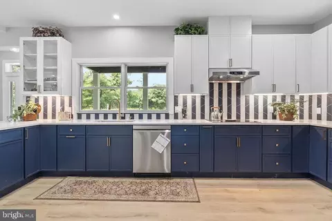 Kitchen - 5719 Beverleys Mill Rd, Broad Run, VA 20137 photo 2 of 3