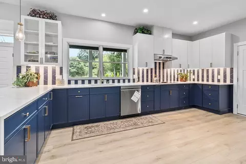Kitchen - 5719 Beverleys Mill Rd, Broad Run, VA 20137 photo 1 of 3