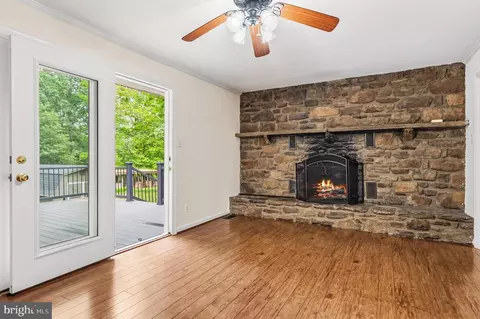 Living - 9808 Timber Hts, Marshall, VA 20115 photo 4 of 8