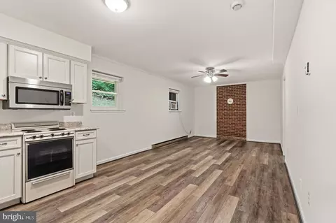 Living - 9808 Timber Hts, Marshall, VA 20115 photo 7 of 8