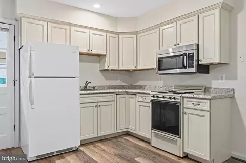 Kitchen - 9808 Timber Hts, Marshall, VA 20115 photo 7 of 7