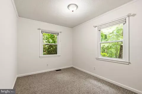 Bedroom - 9808 Timber Hts, Marshall, VA 20115 photo 4 of 5