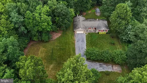 View/Area - 9808 Timber Hts, Marshall, VA 20115 photo 3 of 6