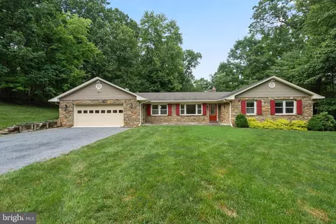 9808 Timber Hts, Marshall, VA 20115