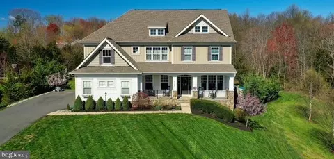 7547 Edington Dr, Warrenton, VA 20187