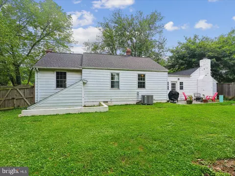 Exterior - 4247 Warren St, Marshall, VA 20115 photo 7 of 8