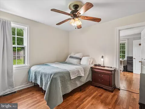 Bedroom - 4247 Warren St, Marshall, VA 20115 photo 1 of 3