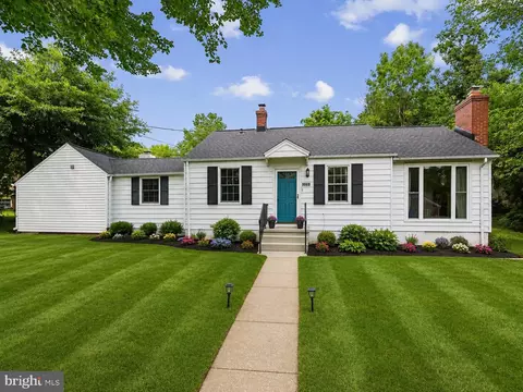 Exterior - 4247 Warren St, Marshall, VA 20115 photo 2 of 8