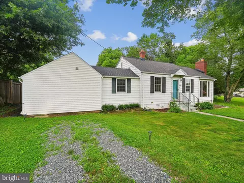 Exterior - 4247 Warren St, Marshall, VA 20115 photo 8 of 8