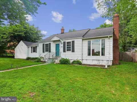Exterior - 4247 Warren St, Marshall, VA 20115 photo 3 of 8