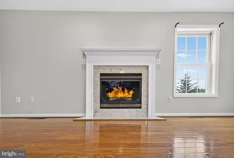 Living - 11530 John Marshall Hwy, Markham, VA 22643 photo 2 of 5