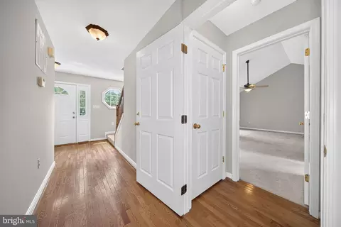 Entry Way - 11530 John Marshall Hwy, Markham, VA 22643 photo 4 of 12