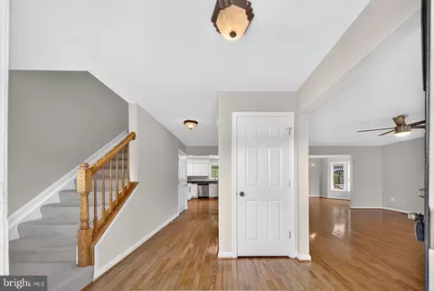 Entry Way - 11530 John Marshall Hwy, Markham, VA 22643 photo 1 of 12