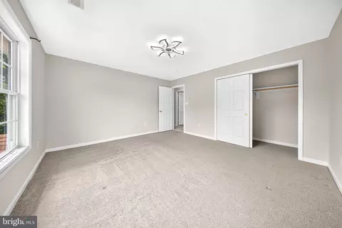 Bedroom - 11530 John Marshall Hwy, Markham, VA 22643 photo 8 of 8