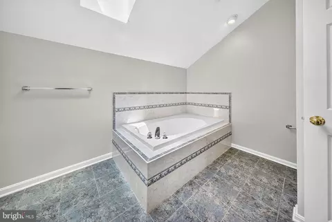 Bath - 11530 John Marshall Hwy, Markham, VA 22643 photo 6 of 8