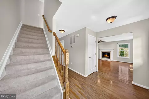 Entry Way - 11530 John Marshall Hwy, Markham, VA 22643 photo 6 of 12