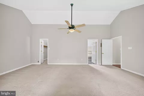 Bedroom - 11530 John Marshall Hwy, Markham, VA 22643 photo 4 of 8