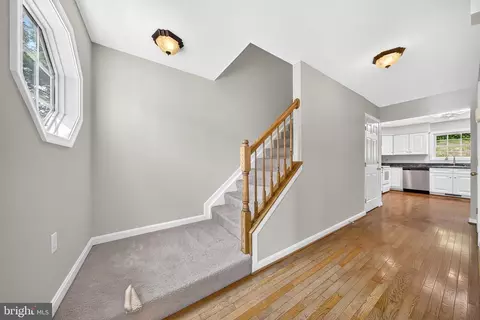 Entry Way - 11530 John Marshall Hwy, Markham, VA 22643 photo 5 of 12
