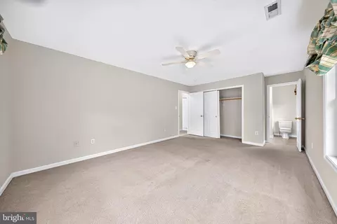 Bedroom - 11530 John Marshall Hwy, Markham, VA 22643 photo 6 of 8