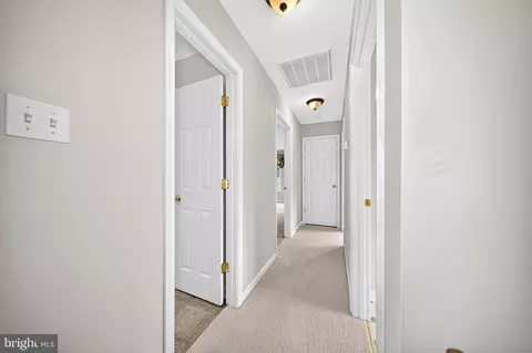 Entry Way - 11530 John Marshall Hwy, Markham, VA 22643 photo 7 of 12