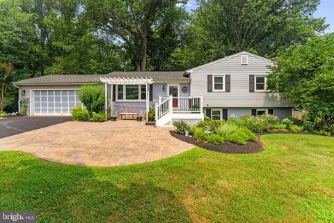 5576 Jaclyn Dr, Warrenton, VA 20187