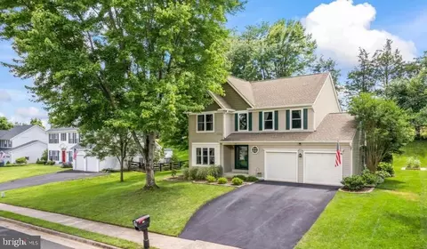 478 Devon Dr, Warrenton, VA 20186