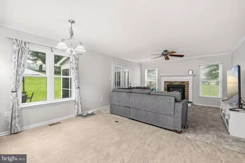Living - 478 Devon Dr, Warrenton, VA 20186 photo 1 of 1