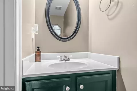 Entry Way - 478 Devon Dr, Warrenton, VA 20186 photo 5 of 8