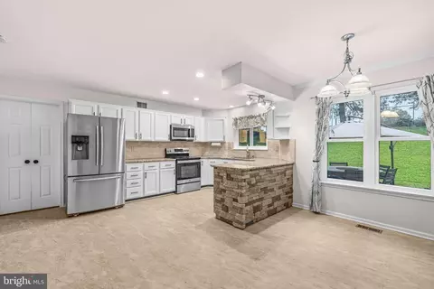 Kitchen - 478 Devon Dr, Warrenton, VA 20186 photo 1 of 3