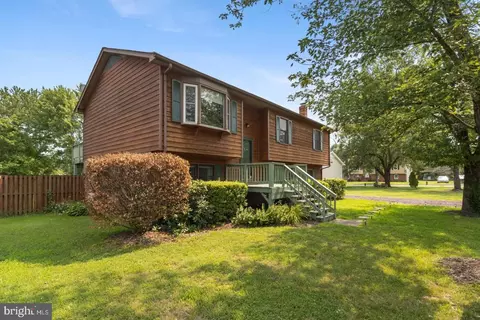 6741 Huntland Dr, Bealeton, VA 22712