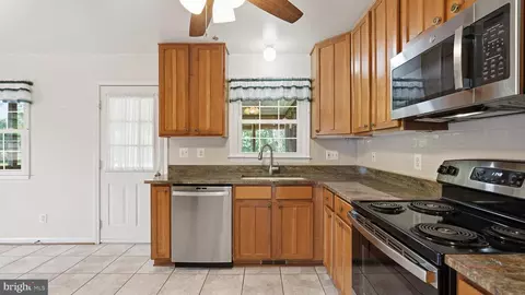Kitchen - 9288 Bastable Mill Rd, Catlett, VA 20119 photo 3 of 3