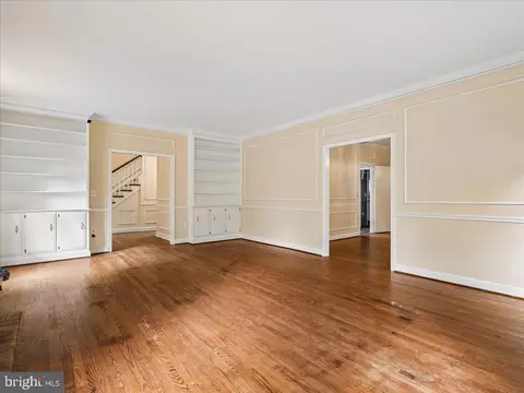 Living - 9935 Highland Dr, Marshall, VA 20115 photo 7 of 11