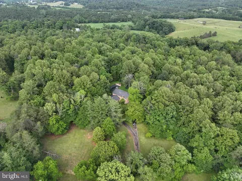 View/Area - 9935 Highland Dr, Marshall, VA 20115 photo 2 of 4
