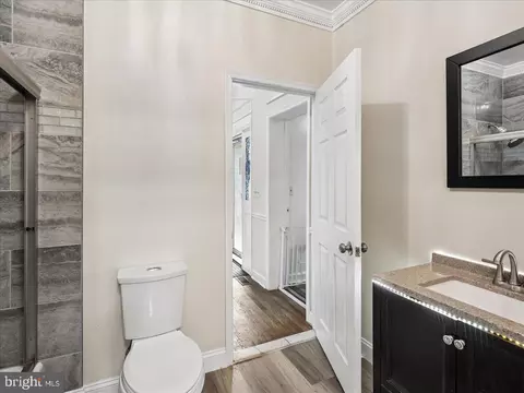 Bath - 9935 Highland Dr, Marshall, VA 20115 photo 1 of 6