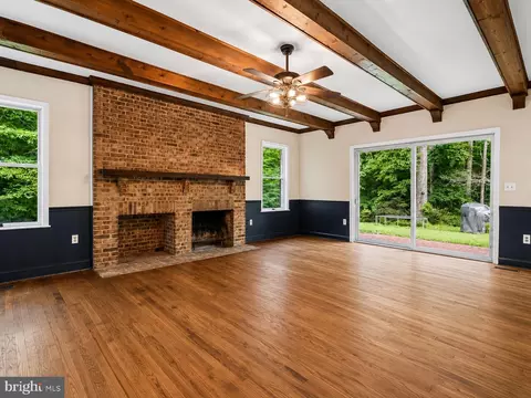 Living - 9935 Highland Dr, Marshall, VA 20115 photo 1 of 11