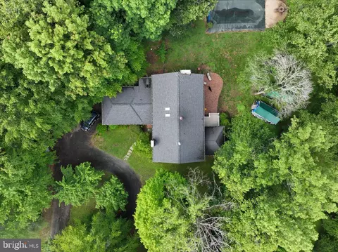View/Area - 9935 Highland Dr, Marshall, VA 20115 photo 3 of 4