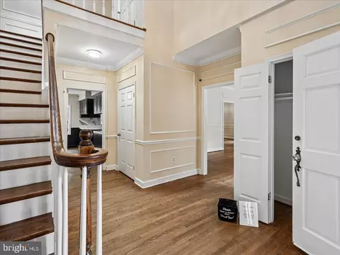 Entry Way - 9935 Highland Dr, Marshall, VA 20115 photo 2 of 8