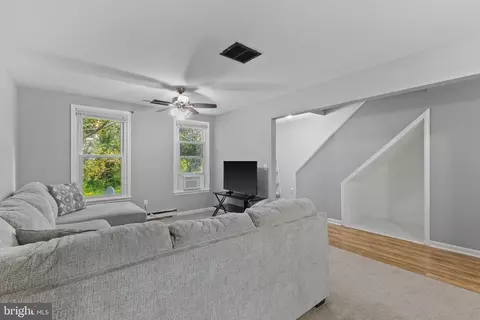 Entry Way - 8474 Emerald Ln, Marshall, VA 20115 photo 2 of 7