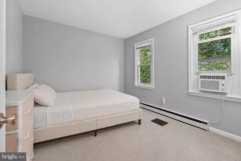 Bedroom - 8474 Emerald Ln, Marshall, VA 20115 photo 4 of 4