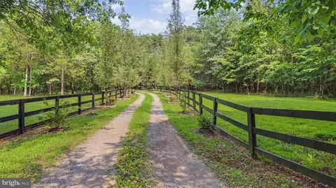 Entry Way - 2113 Courthouse Rd, Catlett, VA 20119 photo 1 of 14
