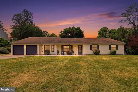 7434 Cedar Knolls Dr, Warrenton, VA 20187