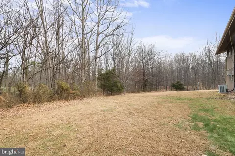 Exterior - 7389 Leeds Manor Rd, Marshall, VA 20115 photo 1 of 2
