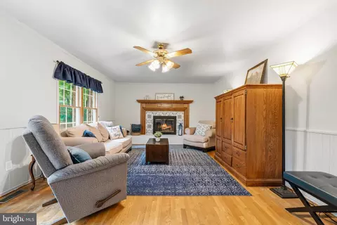 Living - 7823 Overbrook Dr, Catlett, VA 20119 photo 3 of 3