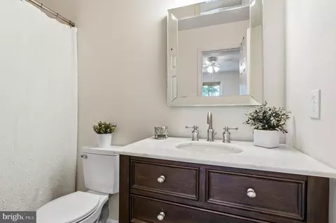 Bath - 7823 Overbrook Dr, Catlett, VA 20119 photo 2 of 3